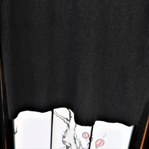 LOVESTITCH Black Asymmetrical Off Shoulder Turtle Neck Sweater Size Large - Picture 7 of 11